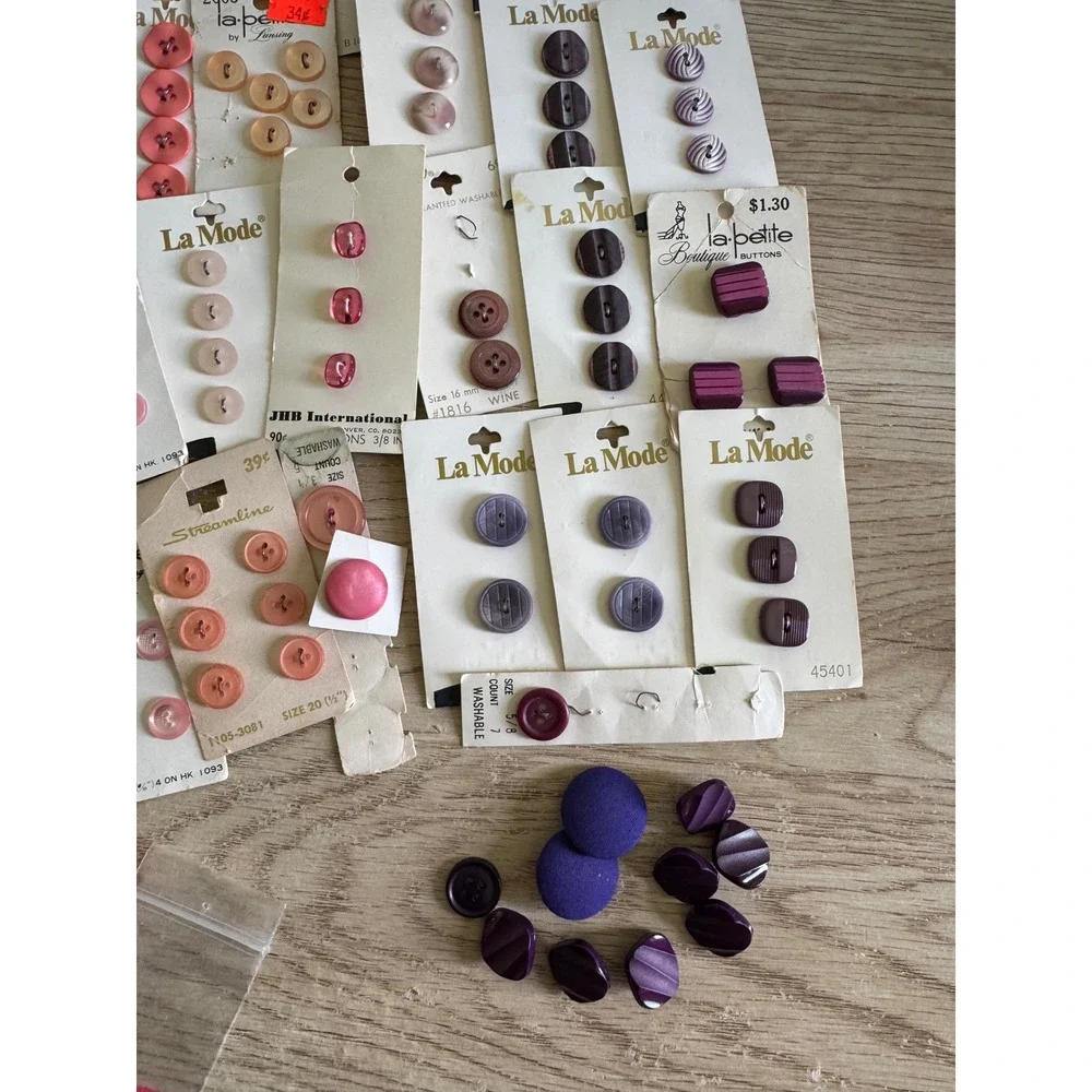 Vintage Button Lot - Pink Purple - La Mode, Le Bouton, La Petite - 100+ Pieces